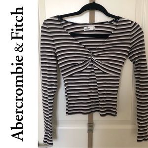 🎁3/$25 Hollister V neck Long Sleeves cropped Tee